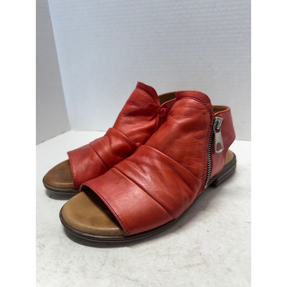 Miz Mooz Dylan Red Leather Ruched Slingback Sandals Flat Peep Toe 36 6